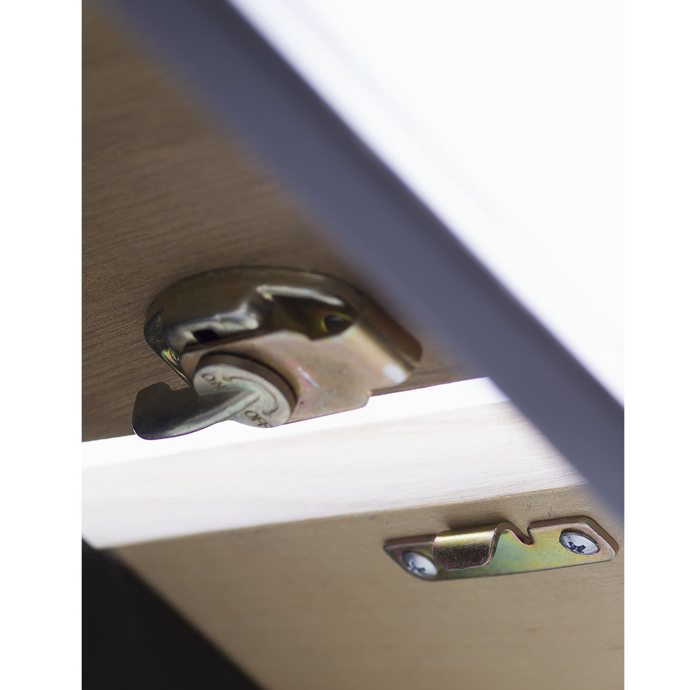 Стол обеденный