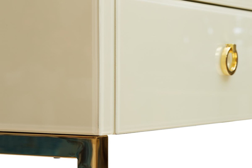 Консоль со стеклянной столешницей