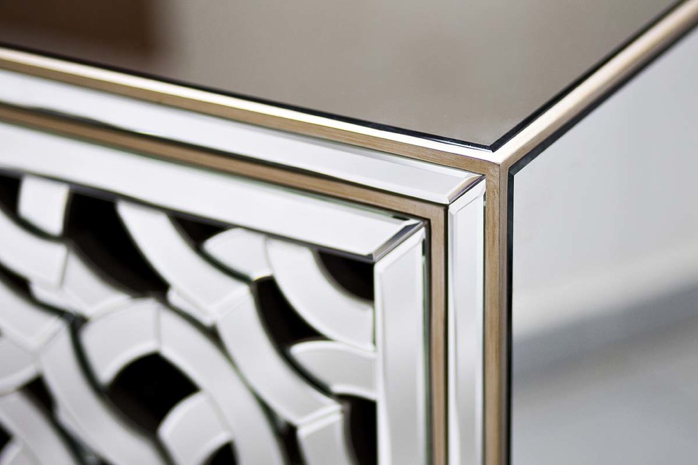 Комод зеркальный