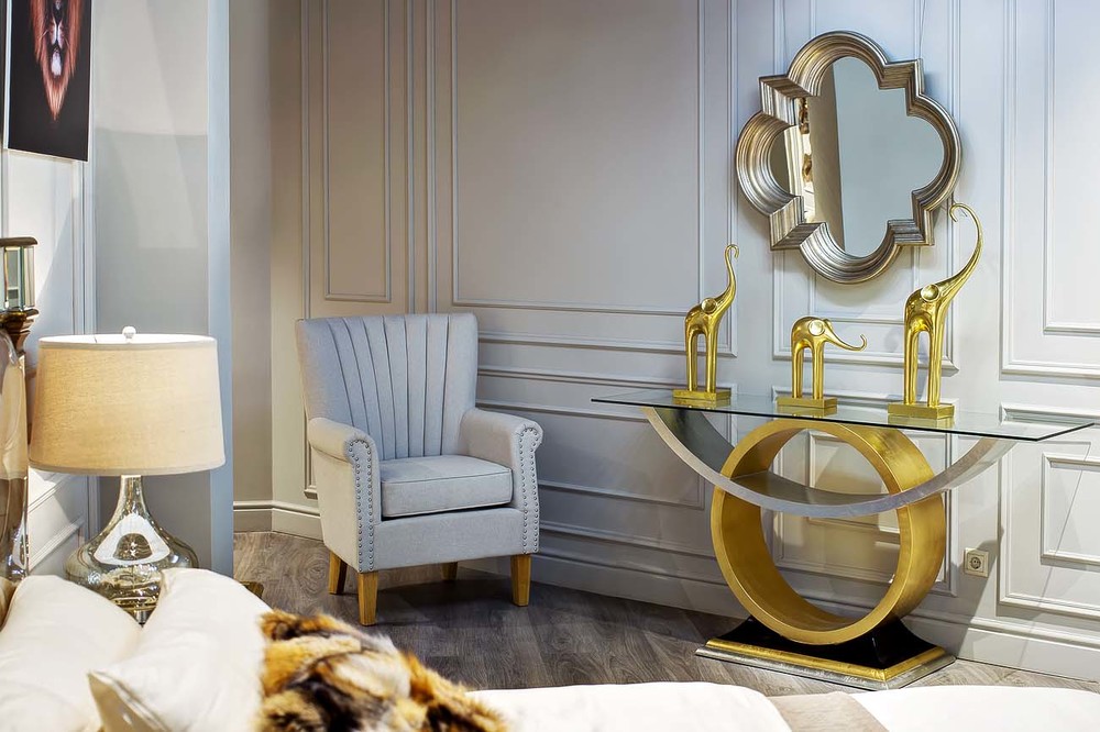 Консоль со стеклом