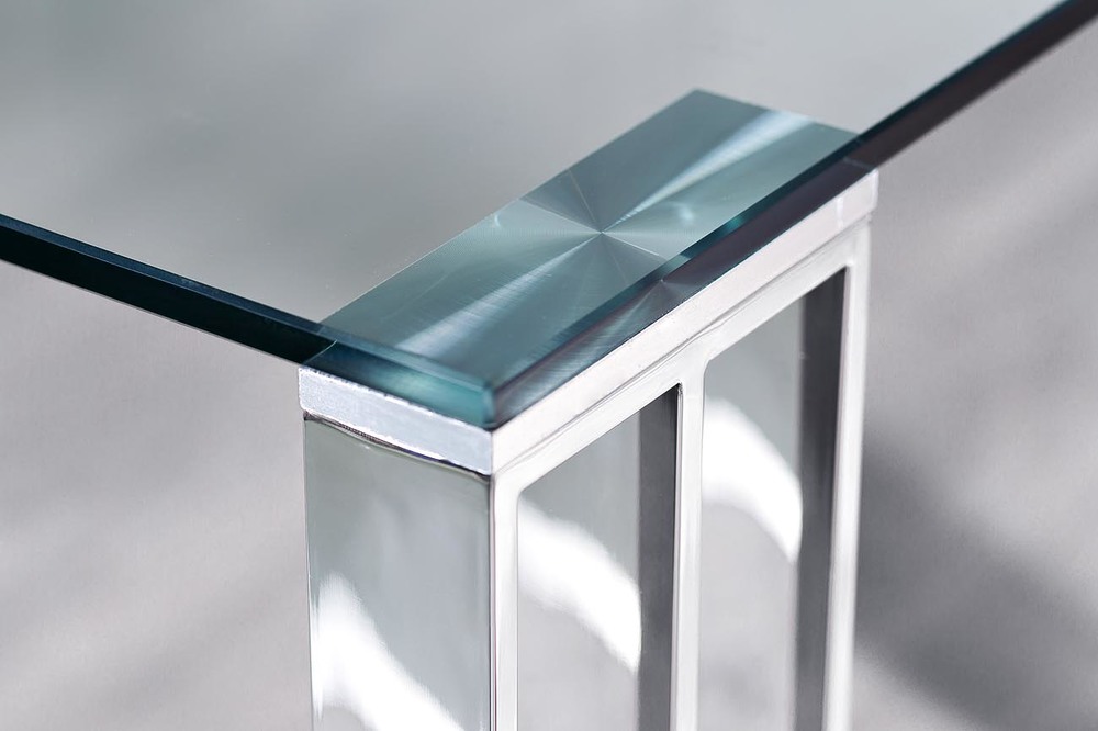 Стол обеденный